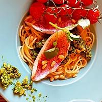 recette Filet de rouget au pesto de cresson, tomates confites