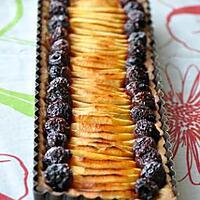 recette Tarte aux Pommes et Cerises sur compotée de Poires