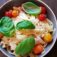 recette Tagliatelles maison ,tomates-basilic-parmesan , il en faut peu pour se faire plaisir !..
