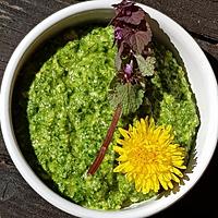 recette Pesto d'orties, pissenlits, persil et noix de cajou torrefiées