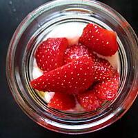 recette VERRINE DE FRAISES  A LA CREME LEGERE