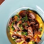 recette Polenta crémeuse au parmesan, champignons sauce vin rouge