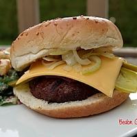 recette Burgers à la sauce barbecue et à la salade de chou