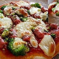 recette Pizza à la scarmoza et saucisse italienne