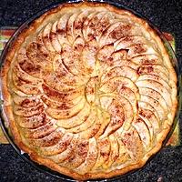 recette Tarte aux pommes cannelle sur un lit de compote rhubarbe