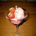 recette Glace aux fraises maison préparée en 5 minutes !! Simple comme bonjour et super délicieuse ..