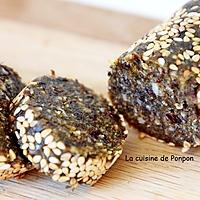 recette Barre aux pruneaux, amandes, noix de cajou et spiruline, sans cuisson, vegan