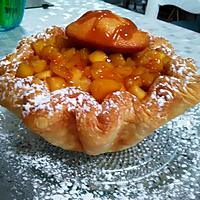 recette La charlotte façon feuilletée aux pommes caramélisées , beurre salé et  madeleines à la  Lauranou