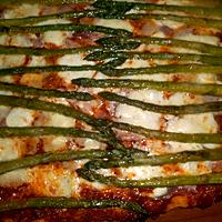recette Pizza aux asperges vertes,jambon,mozzarella