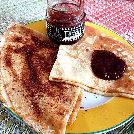 crêpe beurre sucre de fleur de coco et confiture de fraise de Plougastel