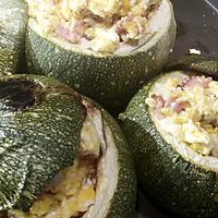 recette Courgettes farcis aux oeufs brouillés