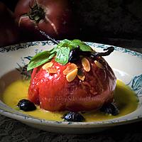 recette Tomate confite entière en sirop vanillé, coulis de poivron, et olives confites