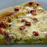 recette Pizza gourmandine aux pommes de terre, jambon et parmesan