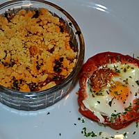 recette Œuf en Cocotte de Tomate et Crumble Pommes de terre au chorizo