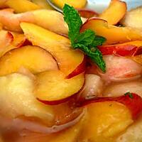 recette Carpaccio de pêches et nectarines à la menthe et basilic citron.