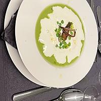 recette Velouté de petits pois mousse échalote et chèvre oignon grillé