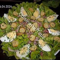 recette Salade verte composées de lardons,oeufs,croûtons ailés.