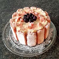 recette Charlotte vanille et myrtilles aux biscuits roses de reims