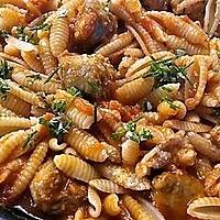 recette Pâtes gourmandes à la tomate et saucisse poêlée