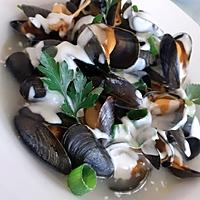 recette MOULES AU ROQUEFORT