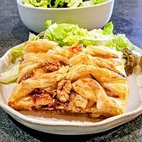 recette TRESSE FEUILLETÉE AU CAMEMBERT/CONFIT D'OIGNON/POMMES & NOIX.