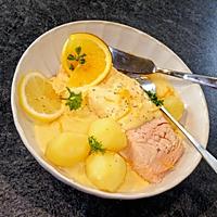 recette PAVÉ SAUMON SAUCE CRÉMEUSE AUX AGRUMES.