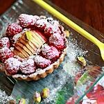 recette Tartelettes moelleuses pommes-framboises au lait concentré sucré, pistaches et spéculoos