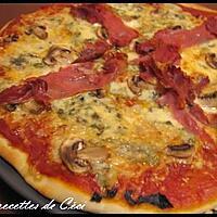 recette Pizza au bleu, champignon et jambon fumé