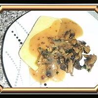 recette poelée de champignon de paris sur une tranche de polenta