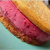 recette “Macarons” bretons, bavarois framboise et coeur coulant