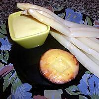 recette Moelleux aux asperges coeur coulant sauce Hollandaise