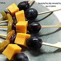 recette BROCHETTES DE MIMOLETTE AUX TROIS RAISINS