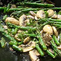 recette Asperges sautées aux champignons et graines de sésame