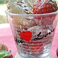 recette Verrine de mousse au chocolat et dés de fraises