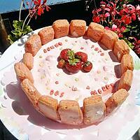 recette Ma charlotte au fraises et mascarpone pour la fetes de nos mamans 'une heureuse et joyeuse fetes à toutes les mamans'