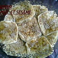 recette GALETTE AU MIEL ET SESAME(MSSEMEN)