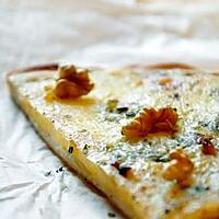 recette Pizza Auvergnate (Bleu, Cantal, Tomme & noix)