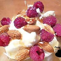 recette Yaourt amandes, framboises et miel