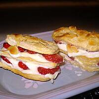 recette PETITS MILLEFEUILLES FRAISE-CHANTILLY AU CHOCOLAT BLANC