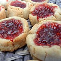 recette Sablés au beurre de cacahuète et confitures de fruits rouges