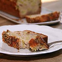 recette Cake rustique à la rhubarbe, aux fleurs d'acacias & au sésame