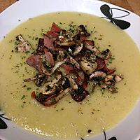 recette Velouté de poireaux au gingembre & champignons et bacon grillés