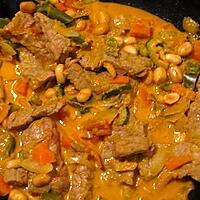 recette Boeuf au curry rouge et cacahuètes