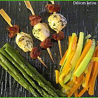 recette Brochettes de saint Jacques et jambon de Parme , asperges et juliennes de légumes poêlées