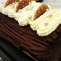recette Bûche aux marrons, chocolat et praliné croustillant