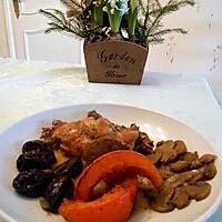 recette Lapin aux pruneaux et champignons, et tranches de potimarron rôties.