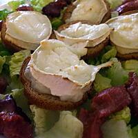 recette " Salade fraîcheur de gésiers de canard confits et  toasts au chèvre..."