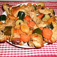 recette Tajine de poulet aux courgettes, carottes,tomates, abricots secs,(moelleux) et raisins  secs.