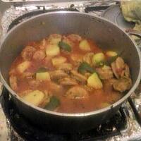 recette rougail saucisse pomme de terres et gros piment .